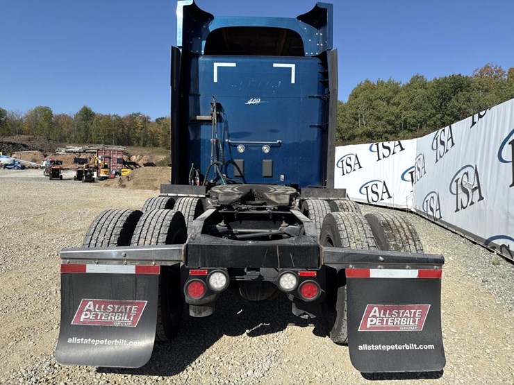 2019-peterbilt-579-image-4