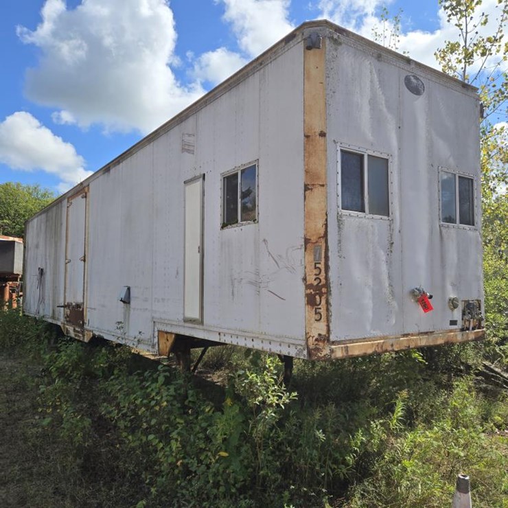 #1760 • 43’ Dry Van Work Van