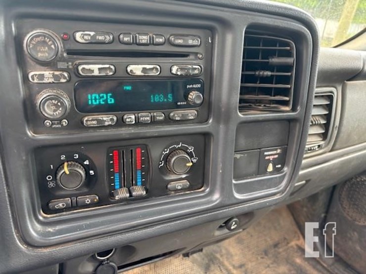 2006-chevrolet-3500hd-image-19