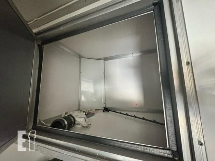 2011-custom-trailer-image-37