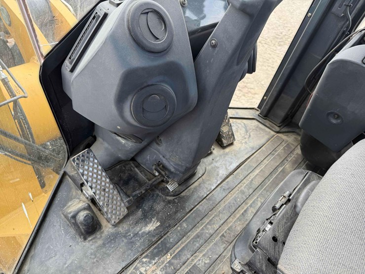 deere-624k-image-29