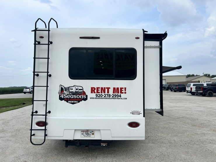 2021-ford-e450-image-4