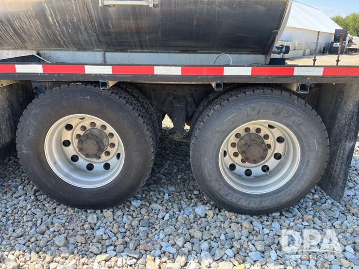 2007-freightliner-columbia-liquid-nurse-truck-(jn3025,-unit-1852)-image-38
