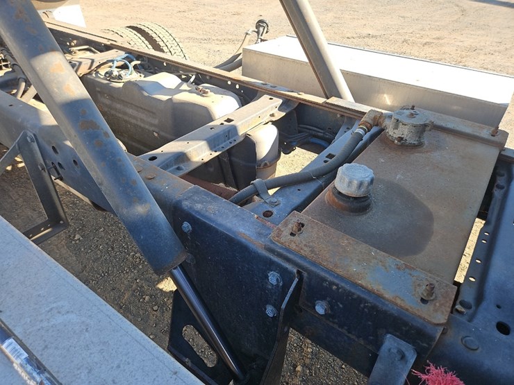 2014-ford-f550-xlt-image-19