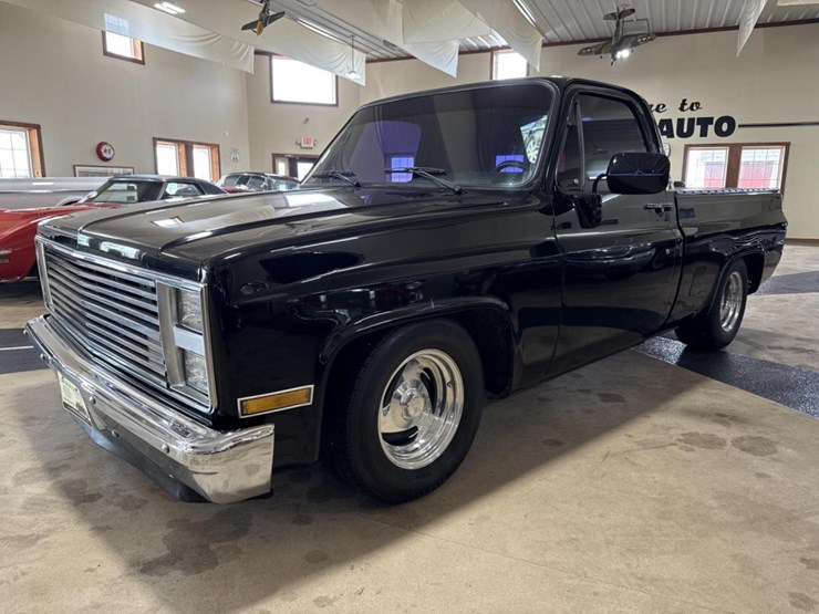 1985-chevrolet-c10-image-1