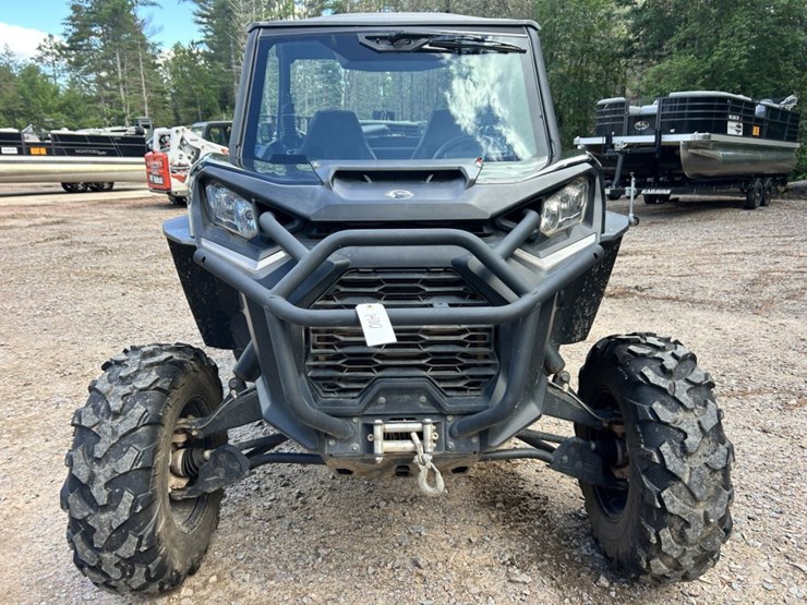 #1400-•-2023-can-am-commander-1000r-xt-image-8