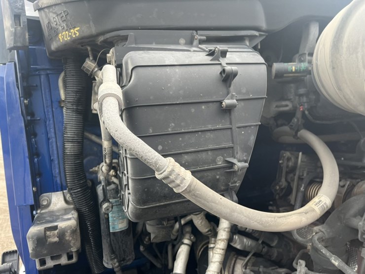 2020-kenworth-t680-image-38