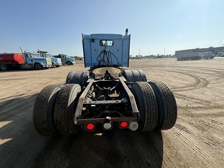 2015-kenworth-t800-image-4