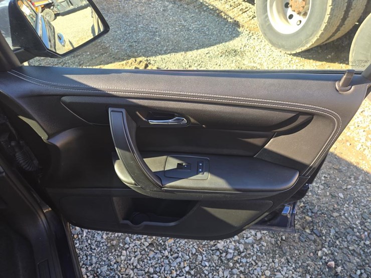 2016-chevrolet-traverse-image-23