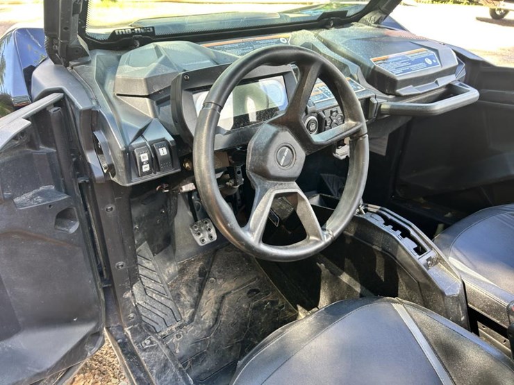 #1401-•-2023-can-am-1000r-commander-xt-image-38