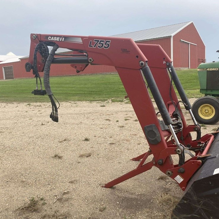 CASE IH L755