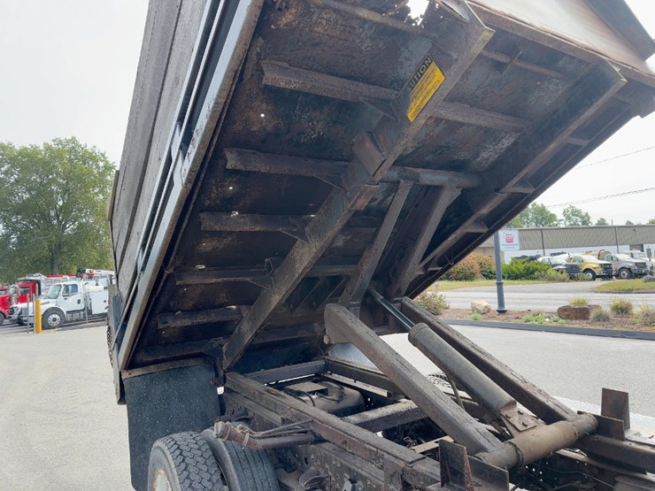 2003-isuzu-npr-image-17