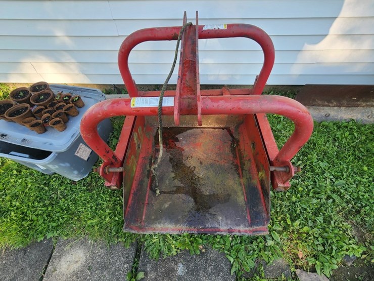 #2554-•-3-point-dirt-scoop-image-1