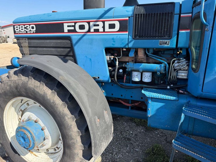 1993-ford-8830-image-21