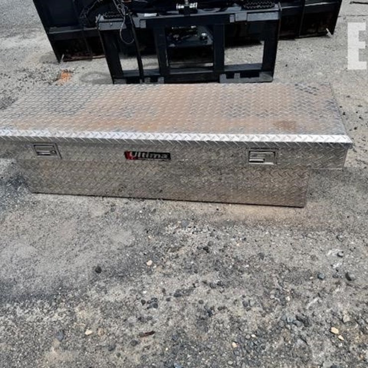 ULTIMA DIAMOND PLATE TRUCK TOOLBOX