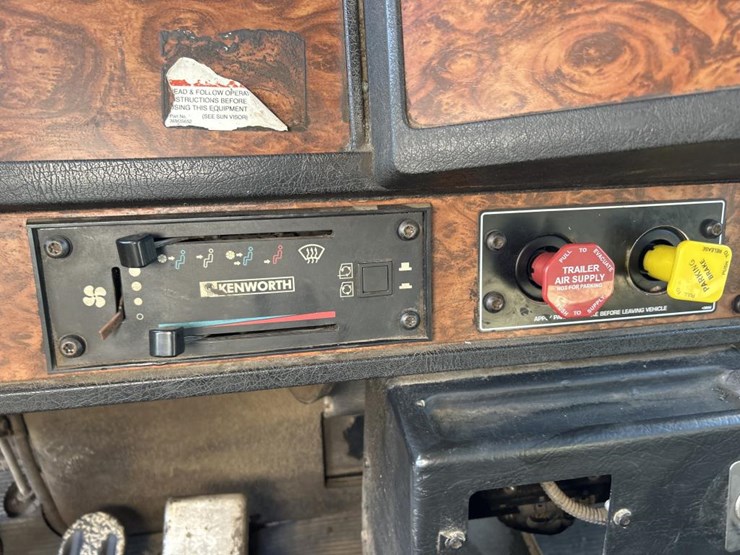 2000-kenworth-t800-image-76