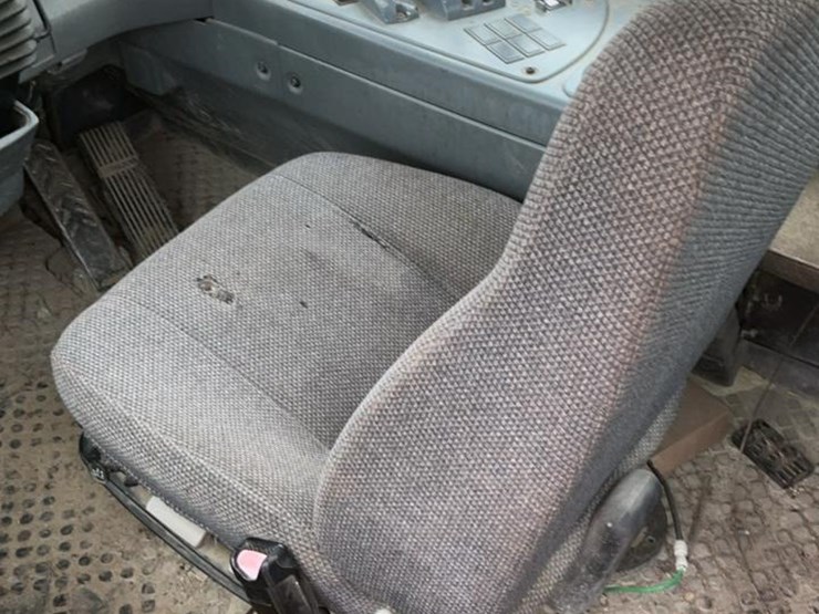 2006-volvo-a25d-image-40