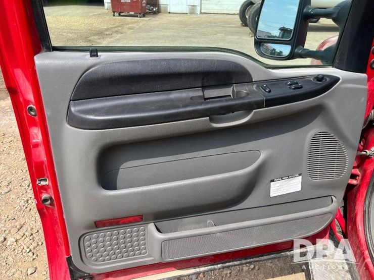2006-ford-f350-xlt-image-28