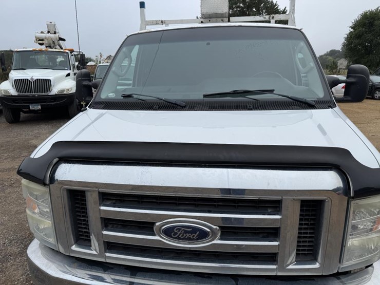 2011-ford-cargo-image-10