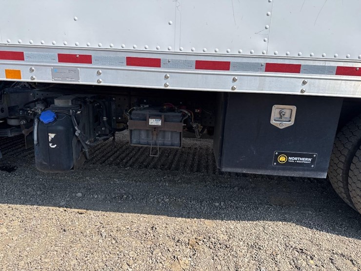 2016-izuzu-nprxd-s/a-box-truck-image-16