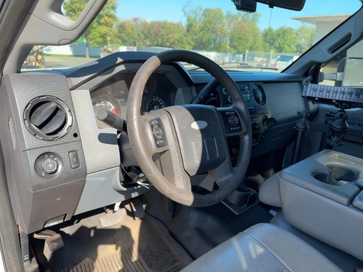2012-ford-f350-xl-image-22