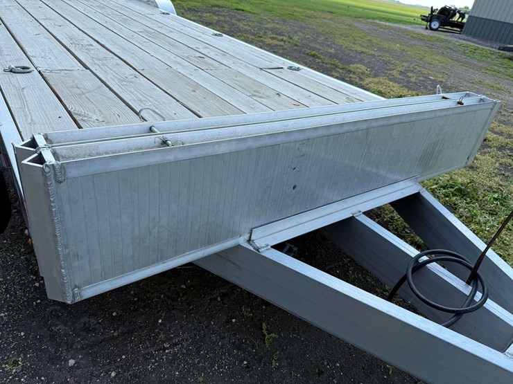 2023-wolverine-26'-aluminum-trailer,-(2)-7,000lb-axles,-(2)-7,000lb-ramps,-wood-floor,-235/80r16-tir-image-11
