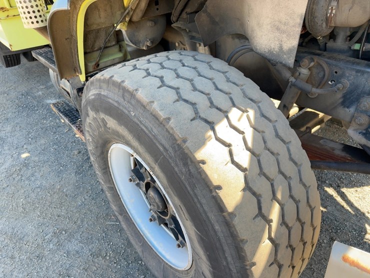 1995-ford-l9000-image-12