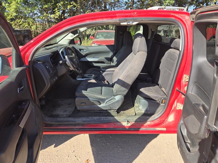 2015-chevrolet-colorado-image-23