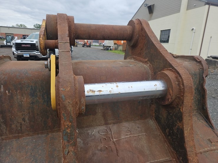 geith-52"-bucket-with-teeth-image-6