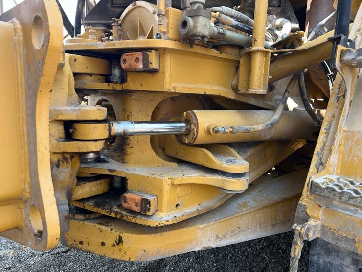 2005-caterpillar-740-image-12