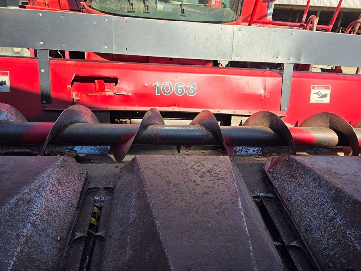 case-ih-1063-image-16