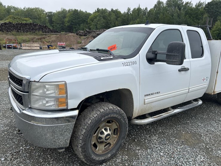2011-chevrolet-2500hd-image-9