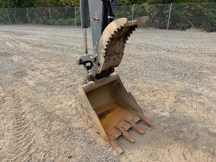 2017-hitachi-zx50u-5n-image-12