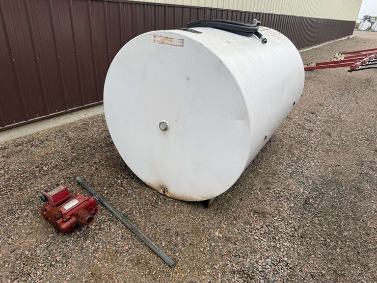 500-gallon-fuel-barrel,-fill-rite-pump-(no-fill-hose-or-nozzle),-will-need-electric-cord,-was-used-f-image-1