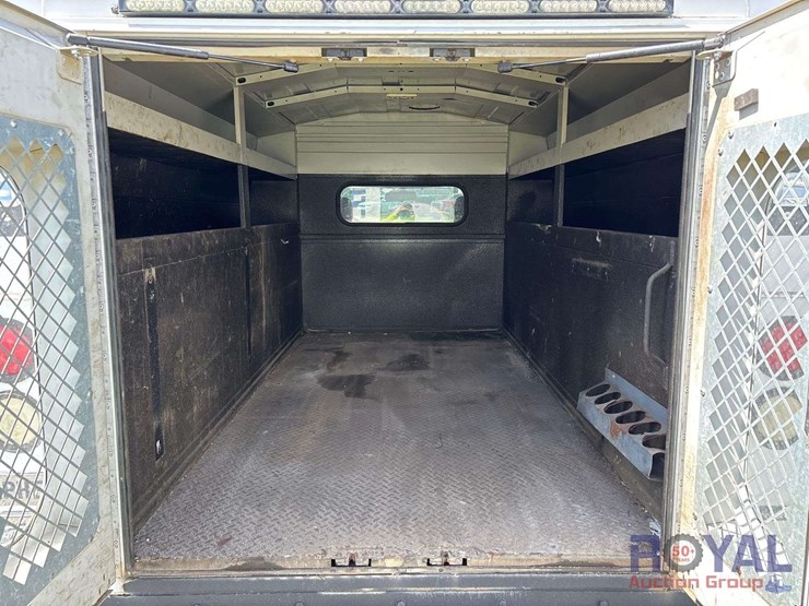 2017-ford-f550-image-19