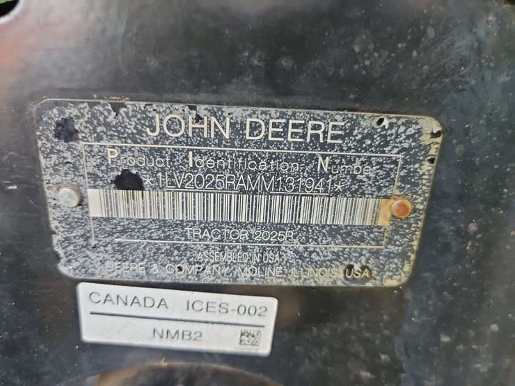 2021-john-deere-2025r-image-25