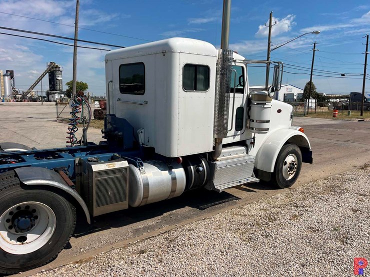 2013-peterbilt-367-image-2