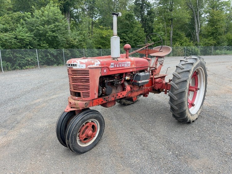 mccormick-farmall-h-tractor-image-1