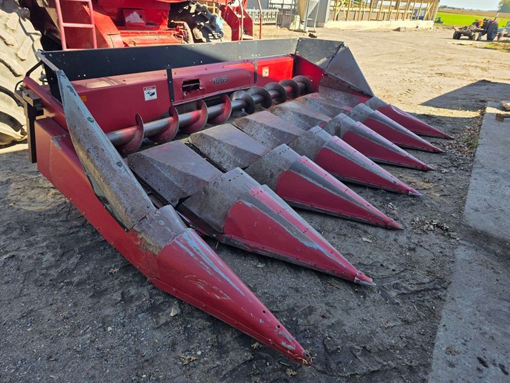 case-ih-1063-image-1