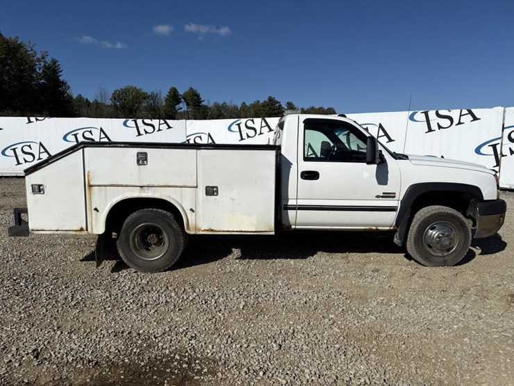 2005-chevrolet-3500-image-6