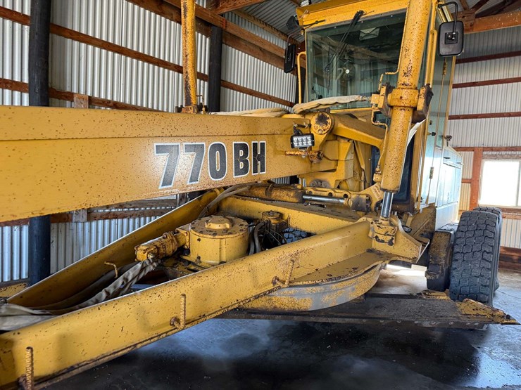 1994-deere-770bh-image-22