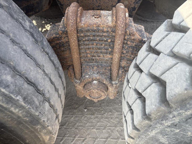 2000-mack-rd600-image-38