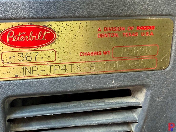 2012-peterbilt-367-image-10