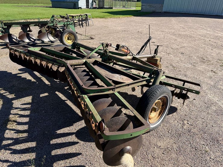 john-deere-12-image-4