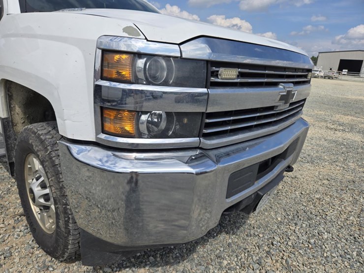 2016-chevrolet-2500hd-image-9