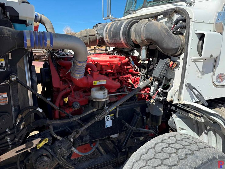 2019-peterbilt-367-image-13