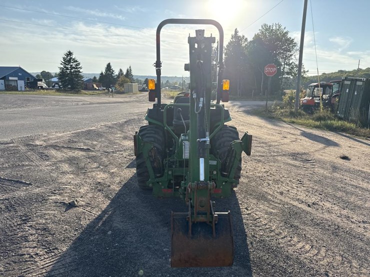 john-deere-3032e-image-4