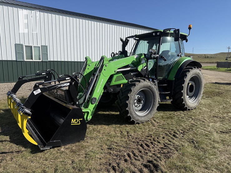 deutz-faur-w/-loader-image-11