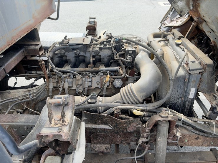 2003-isuzu-npr-image-10