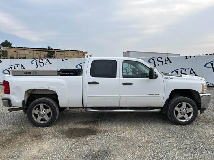 2013-chevrolet-2500hd-image-4